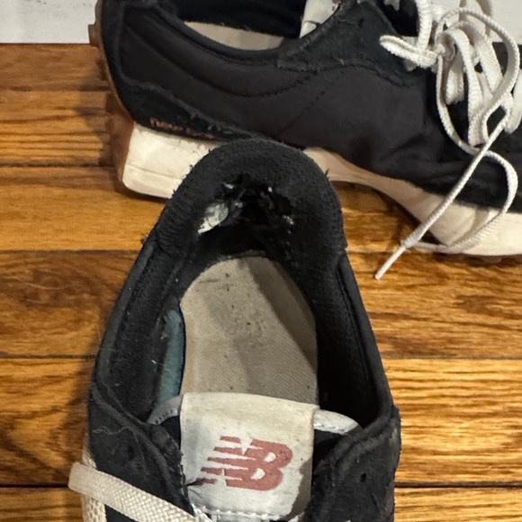New Balance Black & White 327 Sneakers - Picture 3 of 6